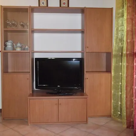 Gardaone Apartment *